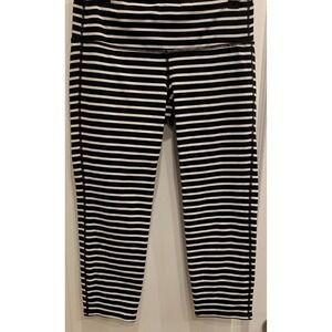Athleta Black and White Striped Capri Cropped Athletic Leggings Size Small